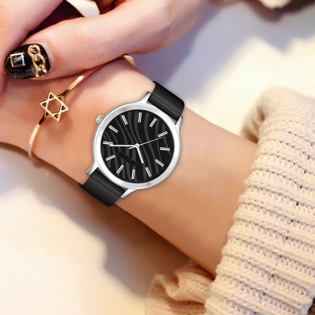 LOREM Luxurious Stylish Designer Dial-Silicone Strap Analogue Watch for Women