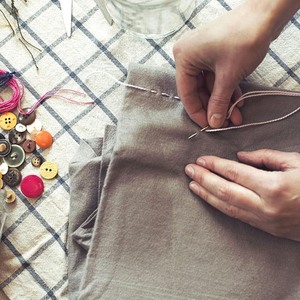 30pcs Needle Self-threading of Various Sizes with Wooden Case for Quilting, Embroidery, Hand Sewing