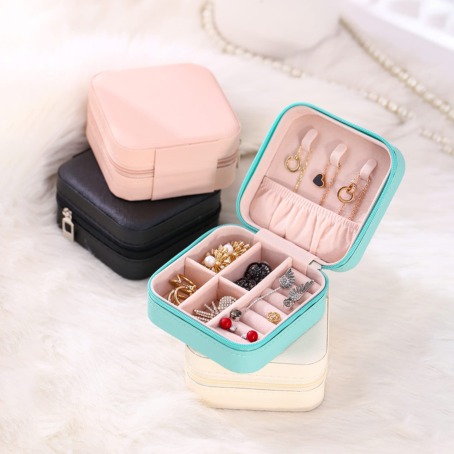 Faux Leather Mini Jewelry Travel Case,Small Travel Jewelry Organizer, Portable Jewelry Box Travel Mini Storage Organizer Portable Display Storage Box For Rings Earrings Necklaces Gifts (Pink)
