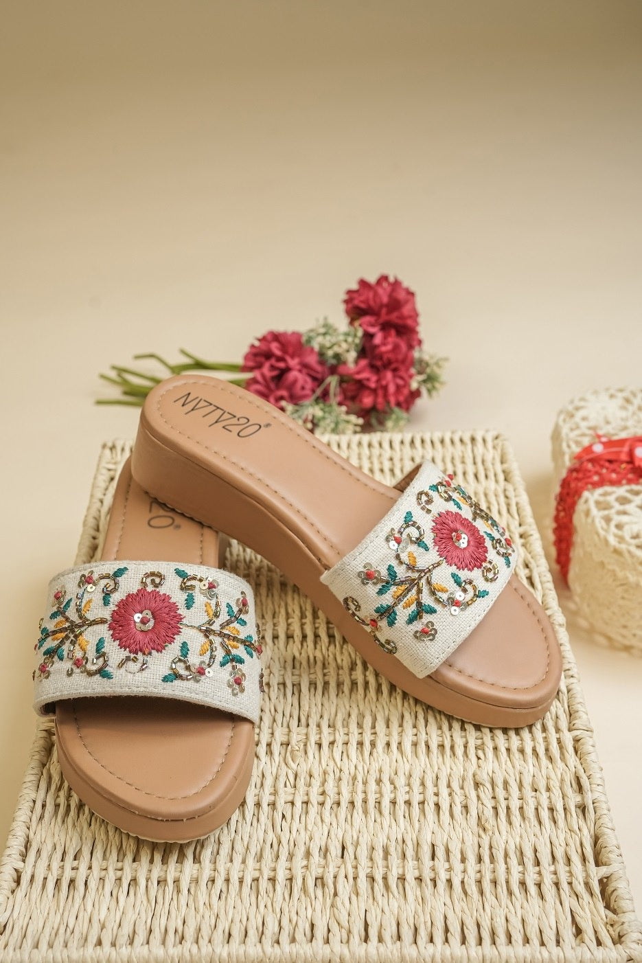 Red Flower Flat Heel -off white color