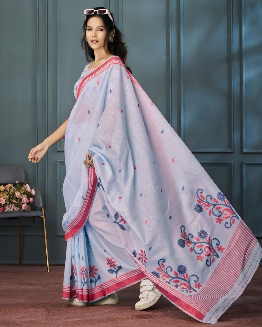 Floral Linen Printed Saree With Printed Blouse