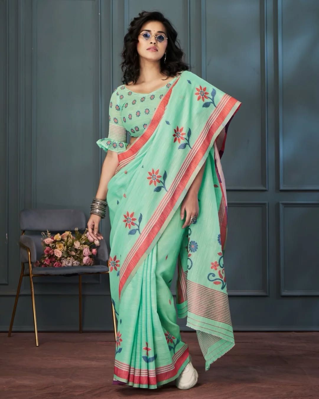 Floral Linen Printed Saree With Printed Blouse