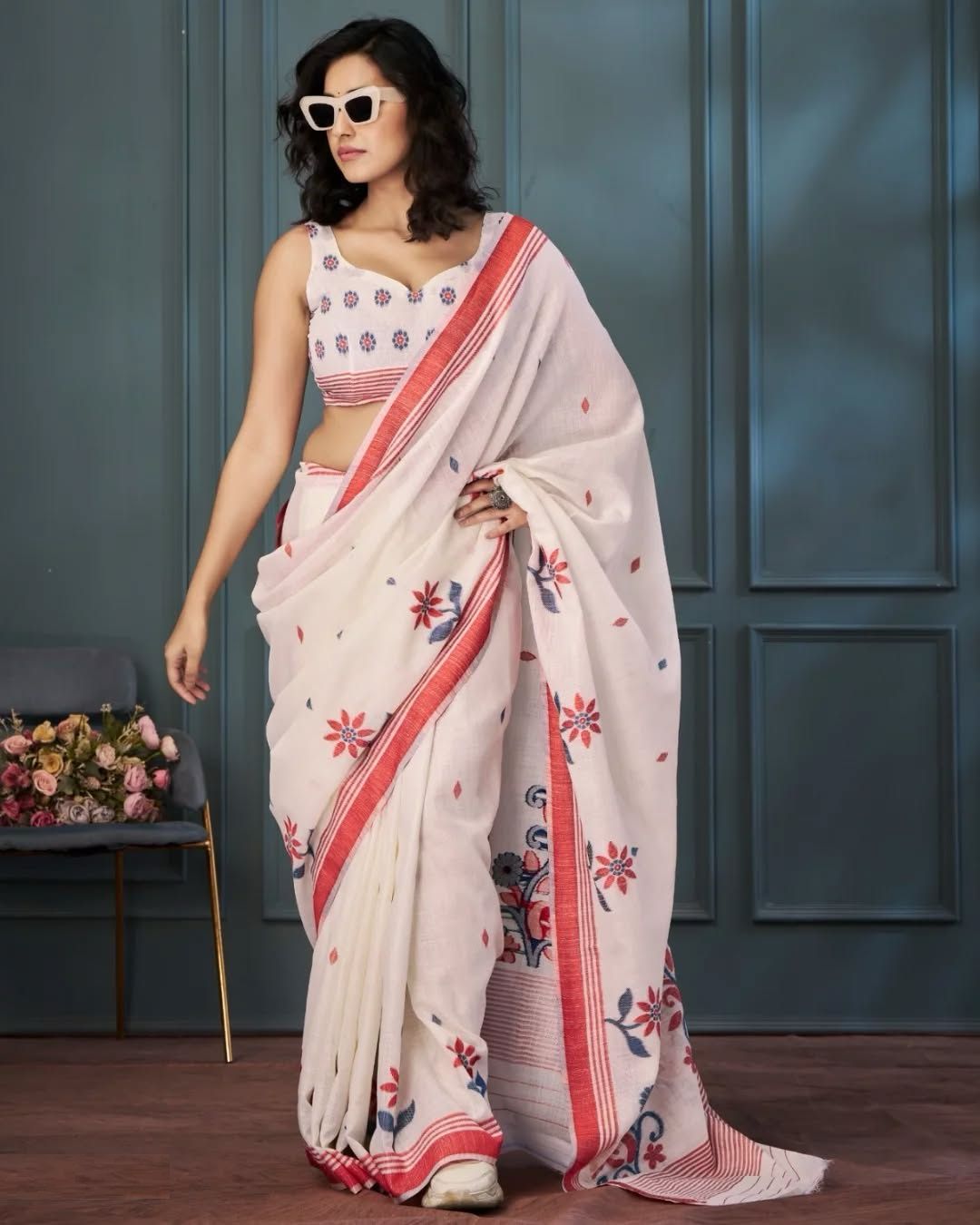Floral Linen Printed Saree With Printed Blouse