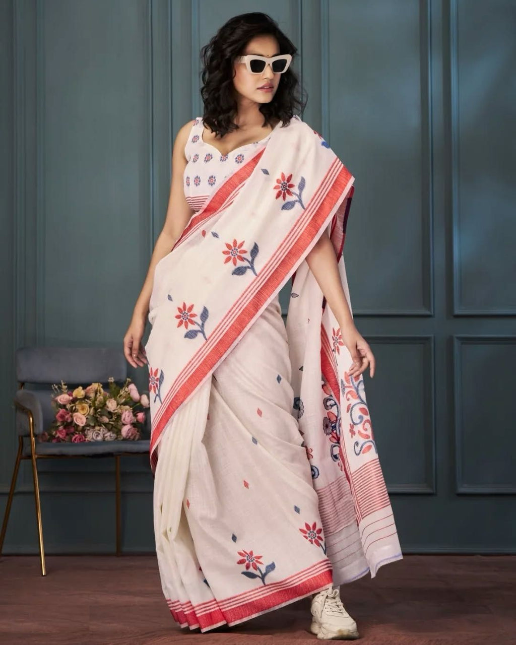 Floral Linen Printed Saree With Printed Blouse