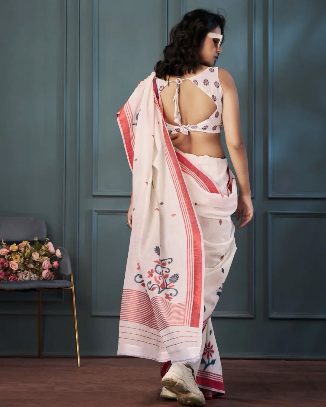 Floral Linen Printed Saree With Printed Blouse