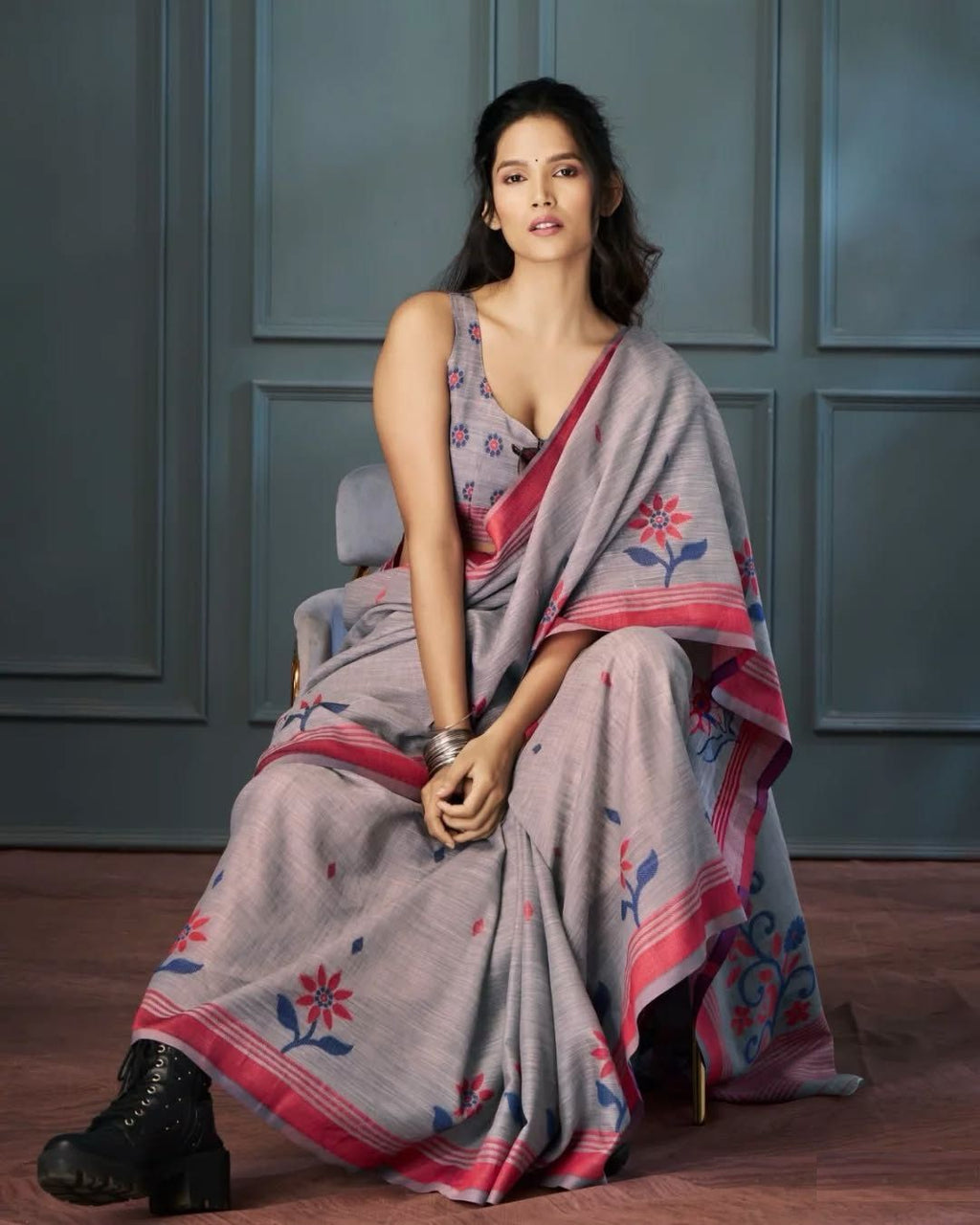 Floral Linen Printed Saree With Printed Blouse