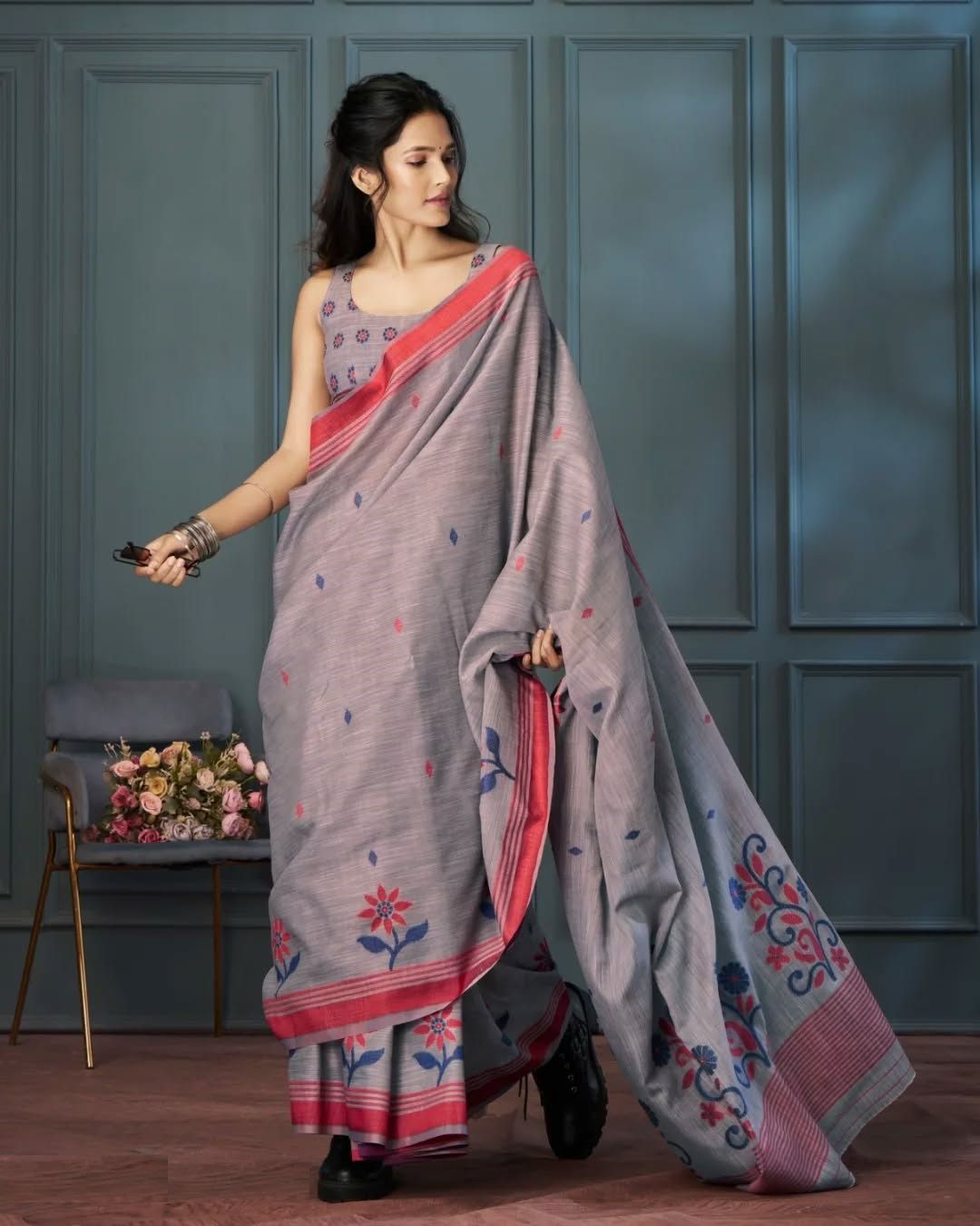 Floral Linen Printed Saree With Printed Blouse
