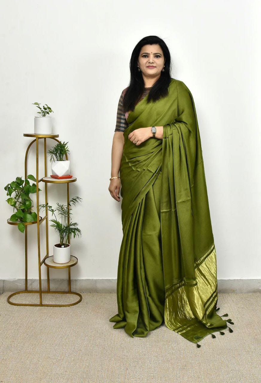 Pure Gaji Silk Saree With Lagdi Patta Work : An Ageless Narrative (Green)
