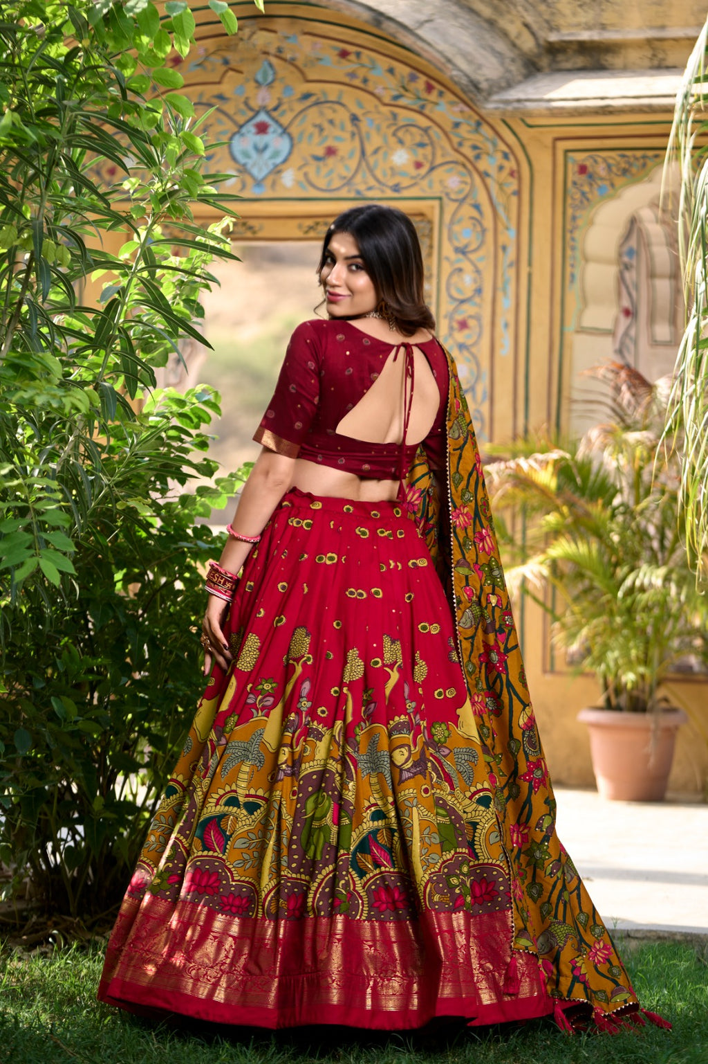 Royal style Women's Kalamkari Lehenga Choli - Red