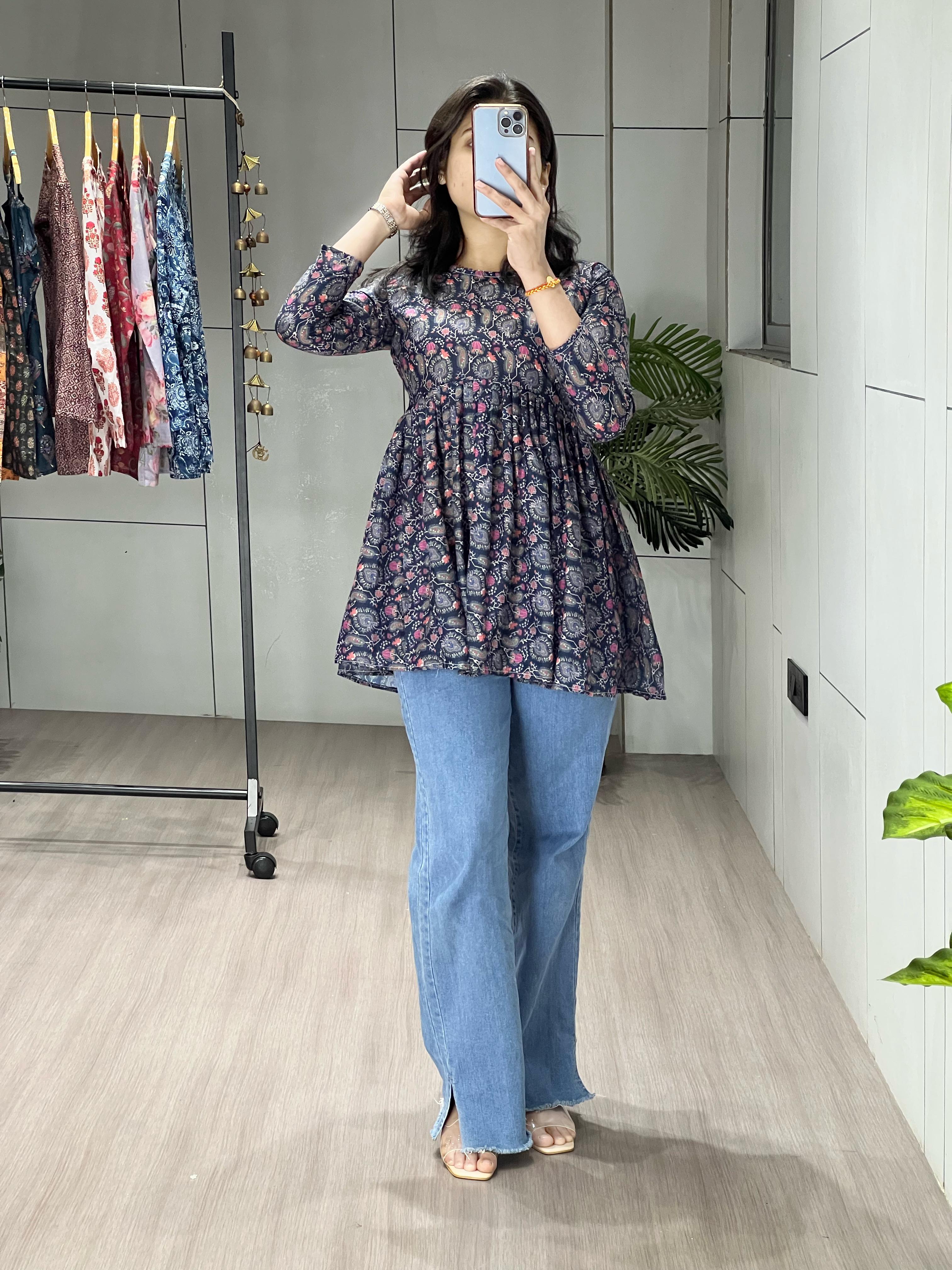 Casual Chic Floral Print Tunic (Navy Blue)