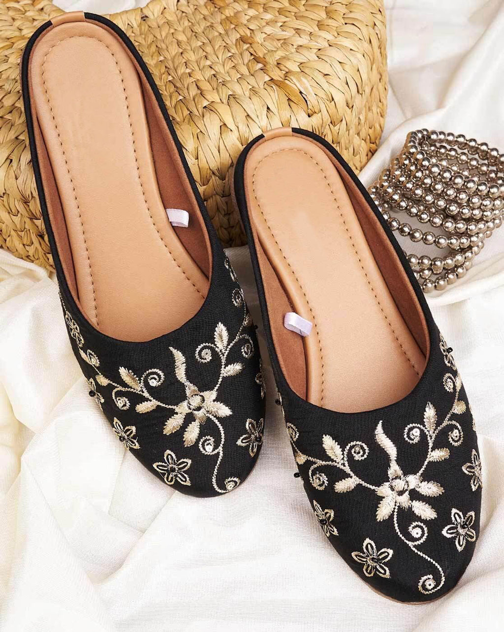 Women Embroidered Round-Toe Mules-Black